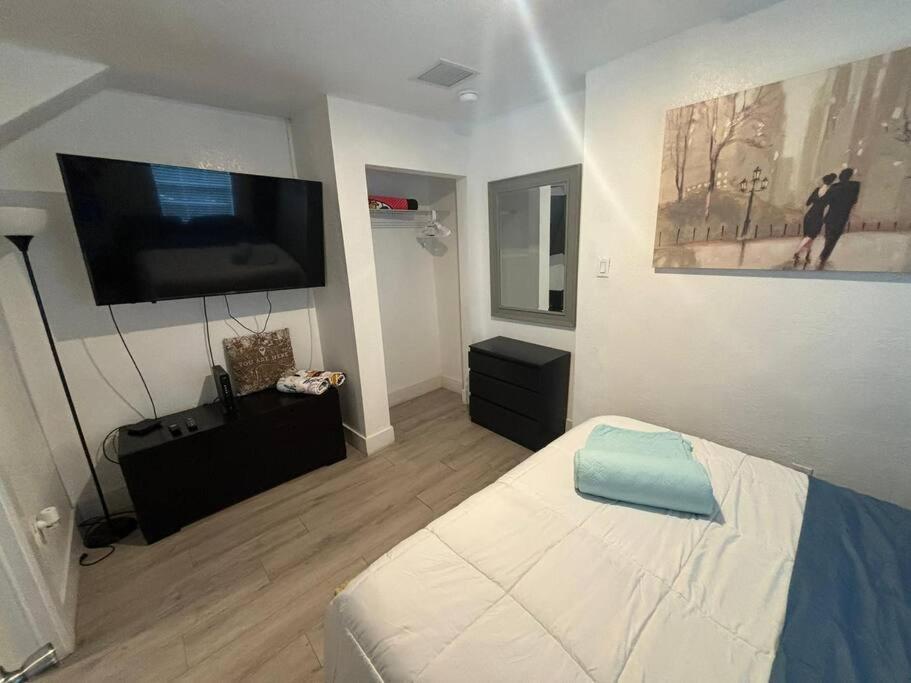 Quiet & Centrally Located House - Private Parking, Laundry And Storage For Luggage Miami Zewnętrze zdjęcie