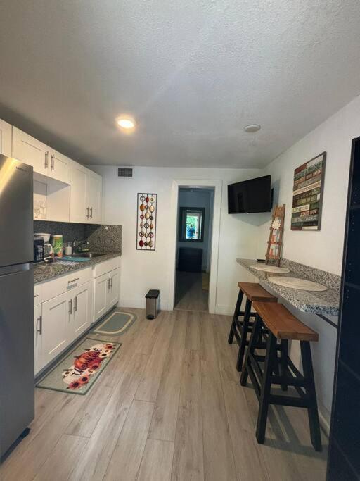 Quiet & Centrally Located House - Private Parking, Laundry And Storage For Luggage Miami Zewnętrze zdjęcie