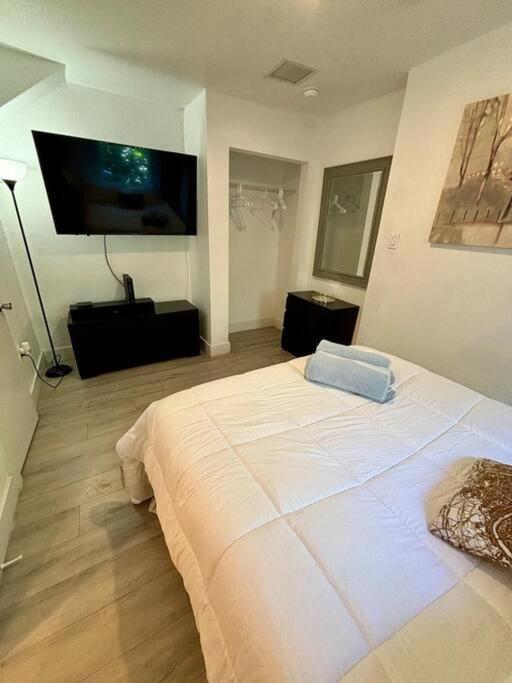 Quiet & Centrally Located House - Private Parking, Laundry And Storage For Luggage Miami Zewnętrze zdjęcie